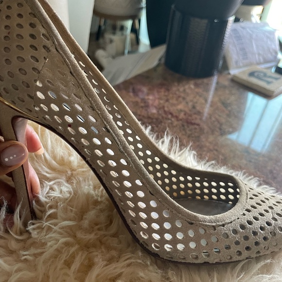 - Louis Vuitton (Preowned) “Eyeline” beige heels with suede mesh finis… - Picture 11 of 13